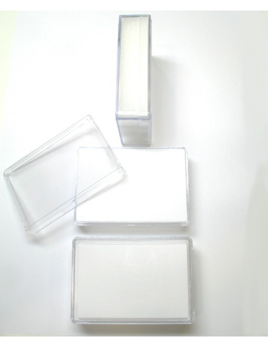 Caja de plástico transparente