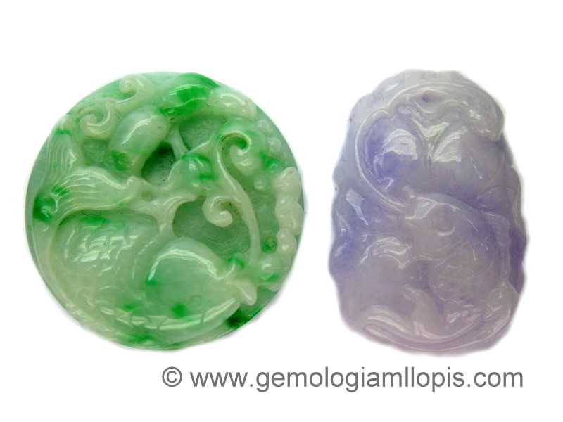 Amuletos de jadeita verde y lila