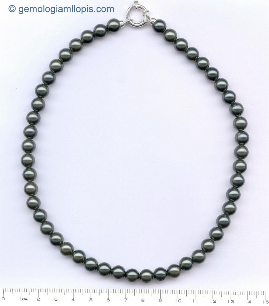 Collar de perlas de imitación grises de 8 mm de diámetro.