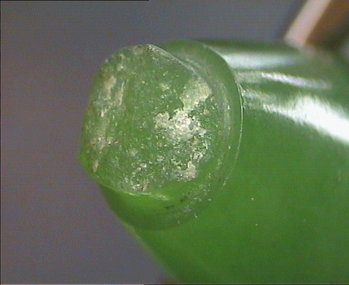 Fractura granular en un jade nefrita. Luz relejada, 15X.