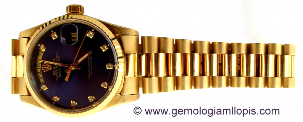 Reloj imitación a Rolex. Es de oro pero no es un Rolex, ni la máquina ni el brazalete.